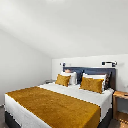 Apartamento With Pool By Aneo Travel