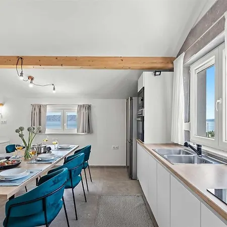 Apartamento With Pool By Aneo Travel Novi Vinodolski