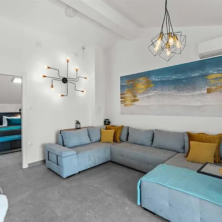 Apartamento With Pool By Aneo Travel