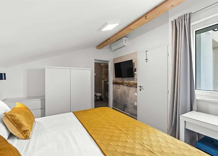 Apartamento With Pool By Aneo Travel Novi Vinodolski