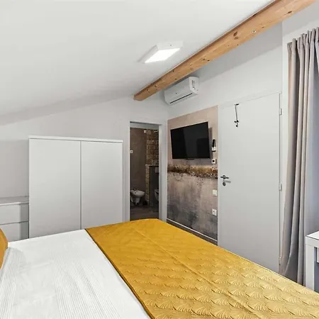Apartmán With Pool By Aneo Travel Novi Vinodolski